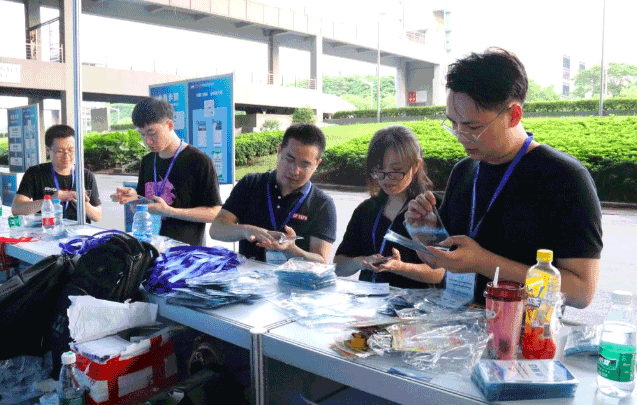 大型展覽會(huì)的布展展臺(tái)設(shè)計(jì)制作搭建  第7張 大型展覽會(huì)的布展展臺(tái)設(shè)計(jì)制作搭建  第7張